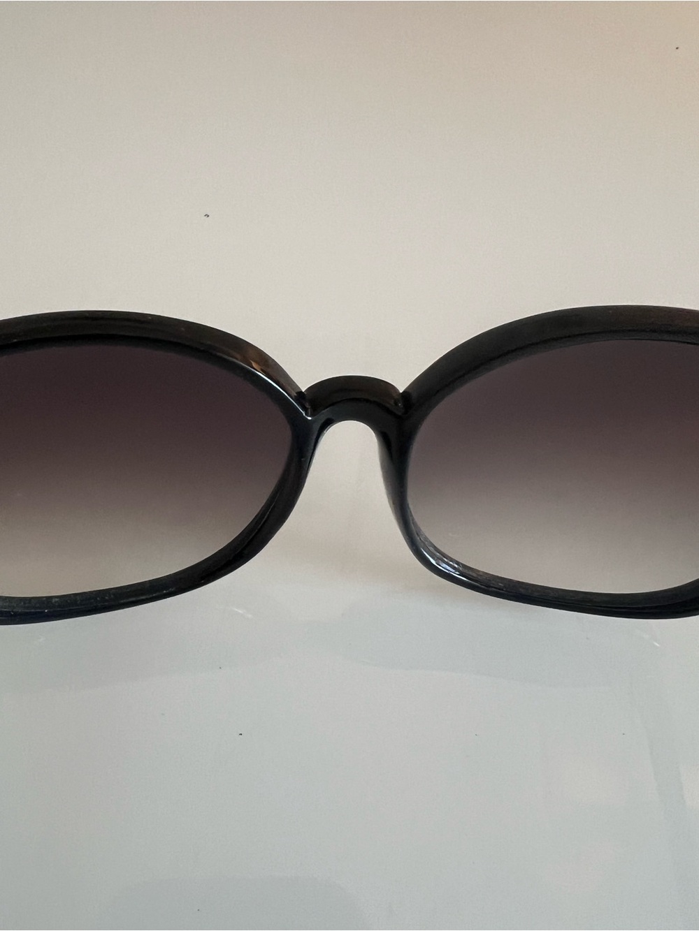 BOUTIQUE Oversized Round Sunglasses Gradient Lens Chic Luxe - Picture 4 of 10